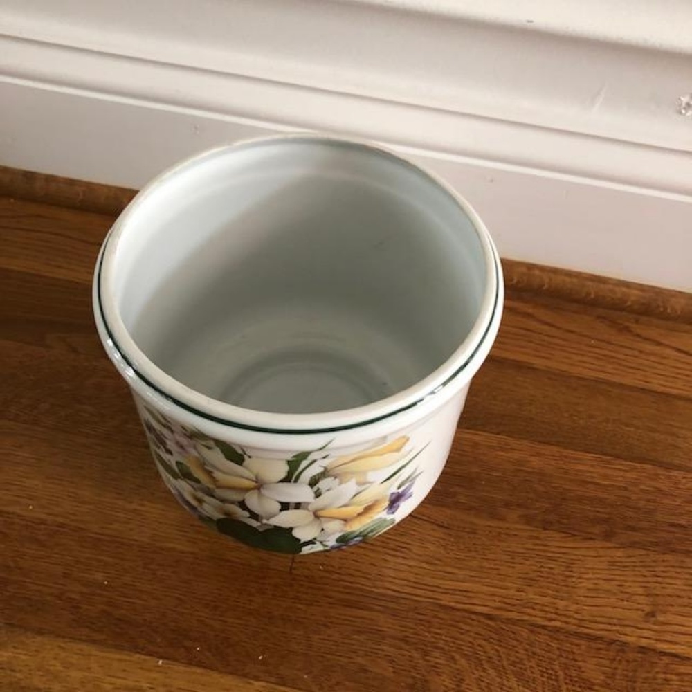 Beautiful flower pot - Picture 3 of 3